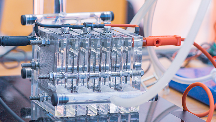 PTFE/PEEK涂层的摩擦学性能的机制研究